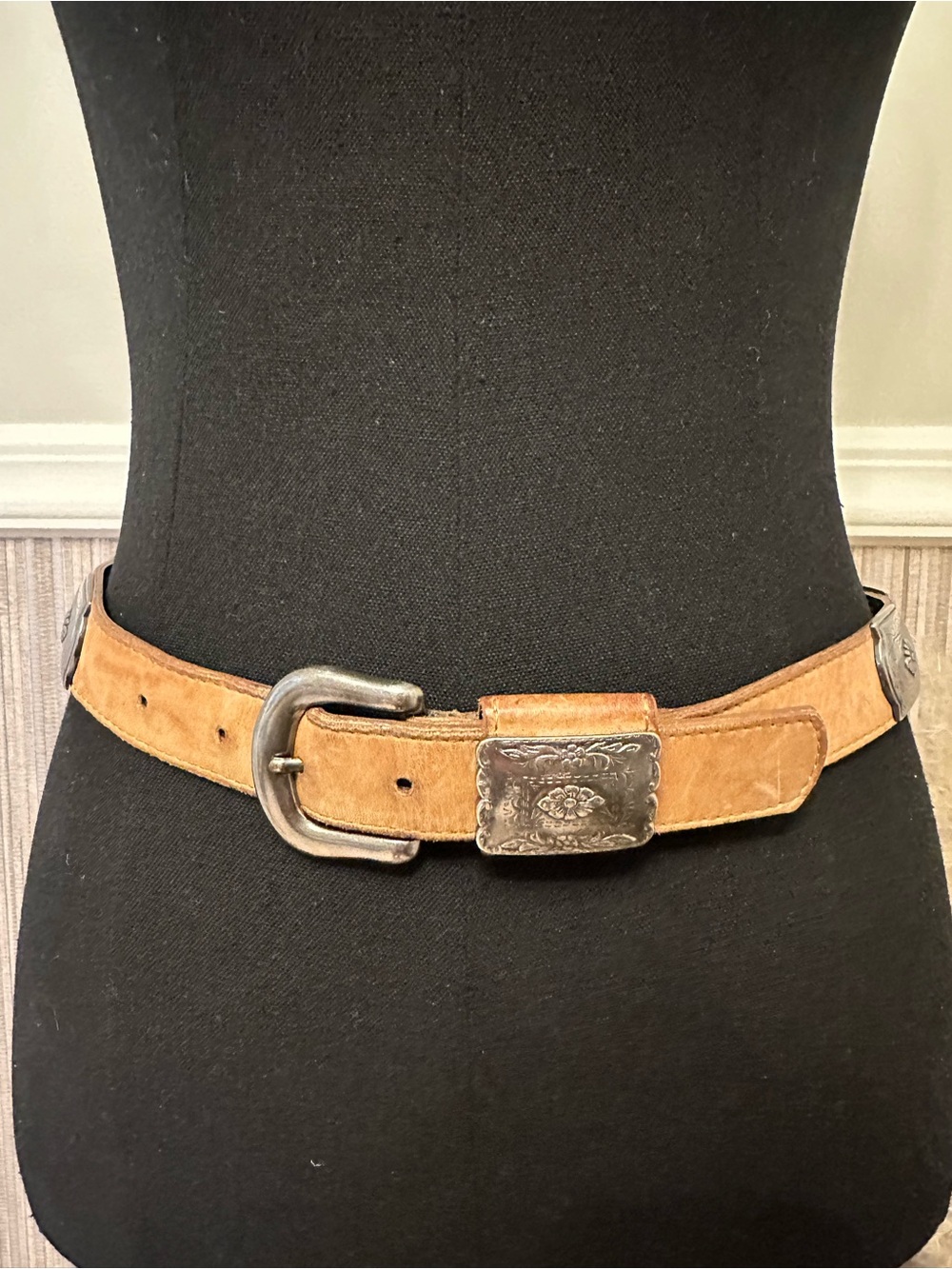 Vintage Details USA Genuine Leather Concho Belt Cognac Tan Western Boho XS/S - Picture 3 of 10